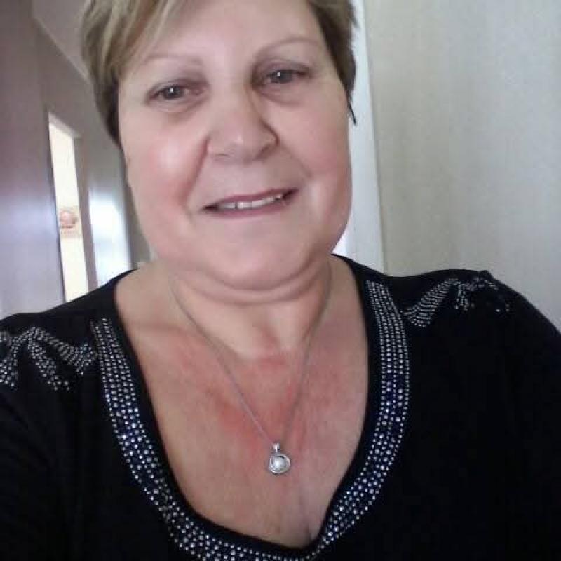 Josiane  74 ans Le Pellerin