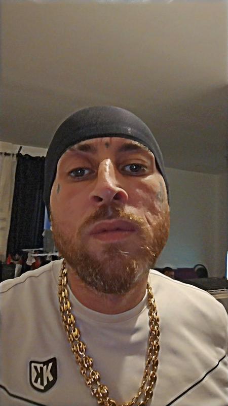 Husseinnou 40 ans Nîmes