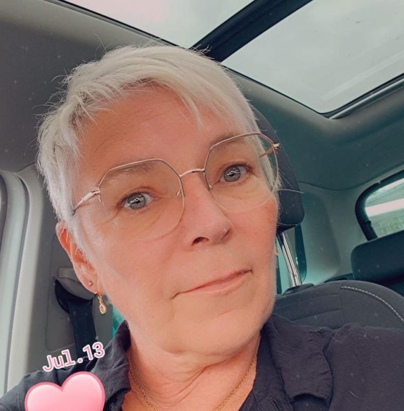 Annie  59 ans Yffiniac