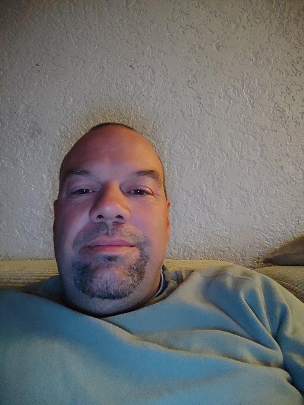 Mike 42 ans Margencel