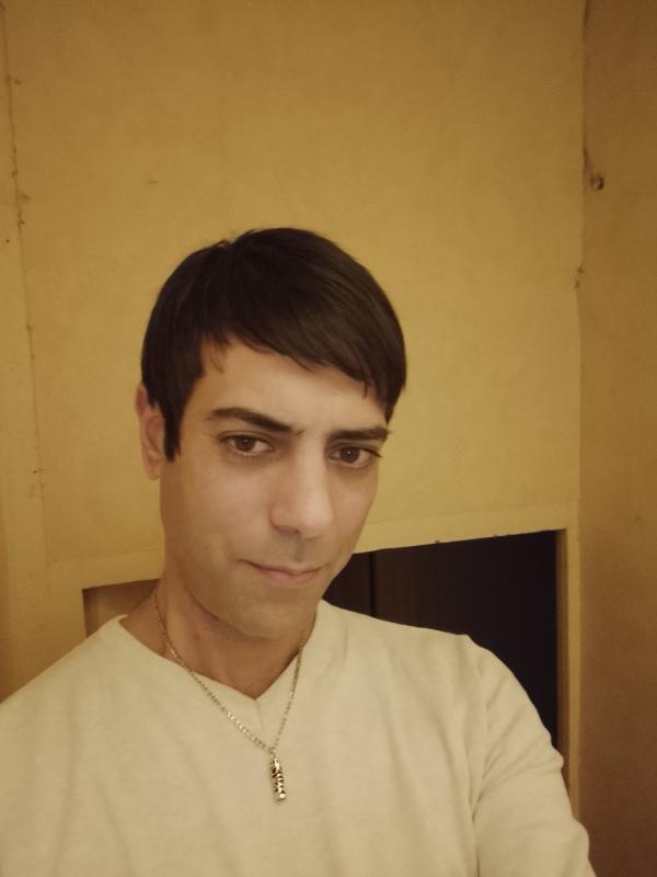 Beau gosse  37 ans Givry