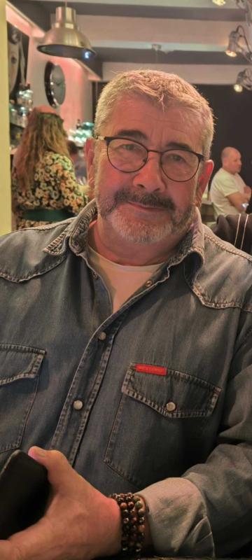 Patoche 69 ans Orange