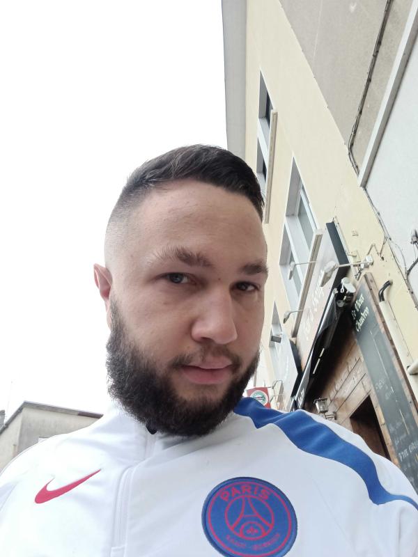 antoine 23 ans Tessy sur Vire