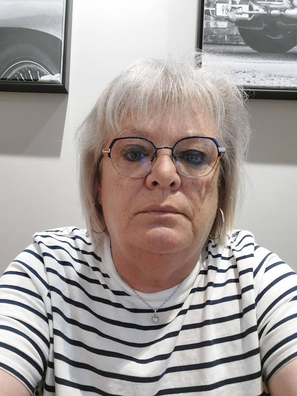 stephanie 58 ans Saint Michel le Cloucq