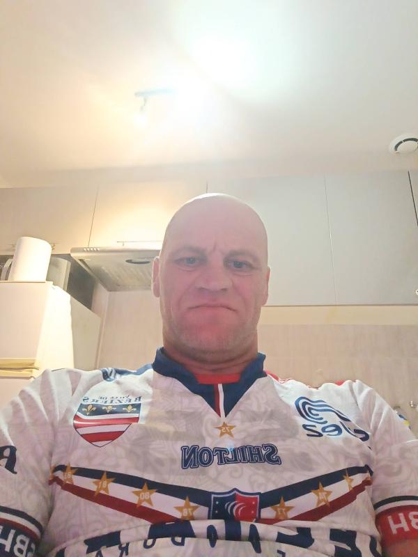 Steph 49 ans Cazouls d'Hérault