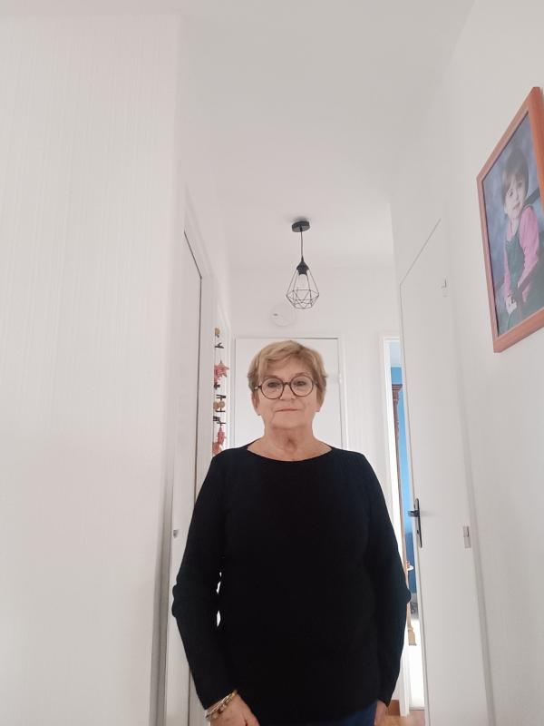 Marie louise  74 ans Caen