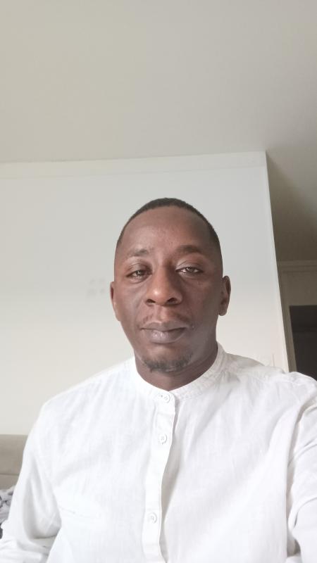 Amadou  43 ans Val de Reuil