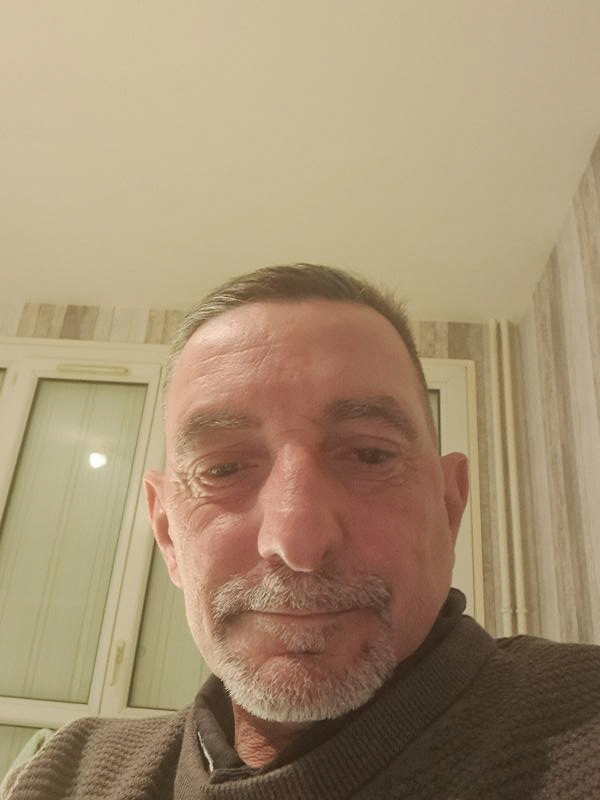 Yango  51 ans Mably