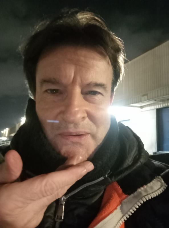 Zoubir  64 ans Mions