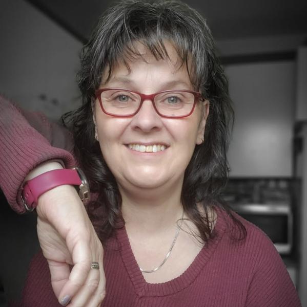 Caroline 45 ans Sedan