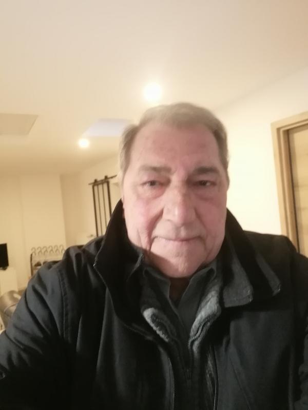 René  71 ans Metz