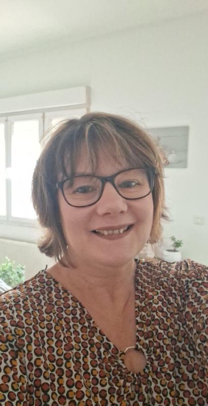 Delphine  49 ans Oignies