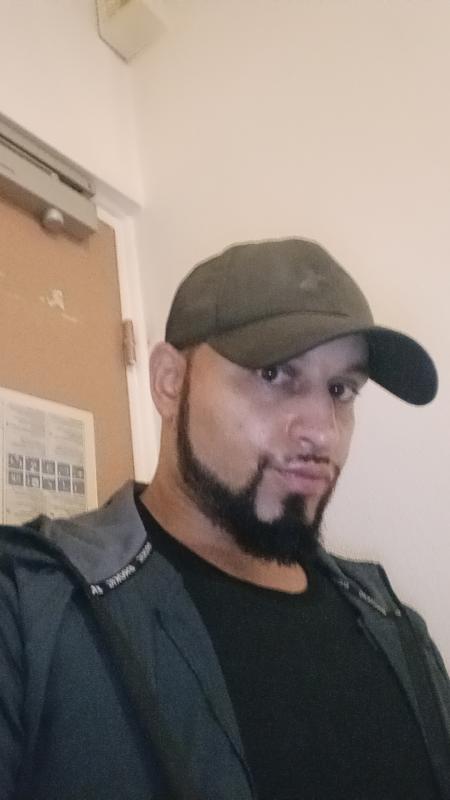 Aziz  39 ans Montreuil