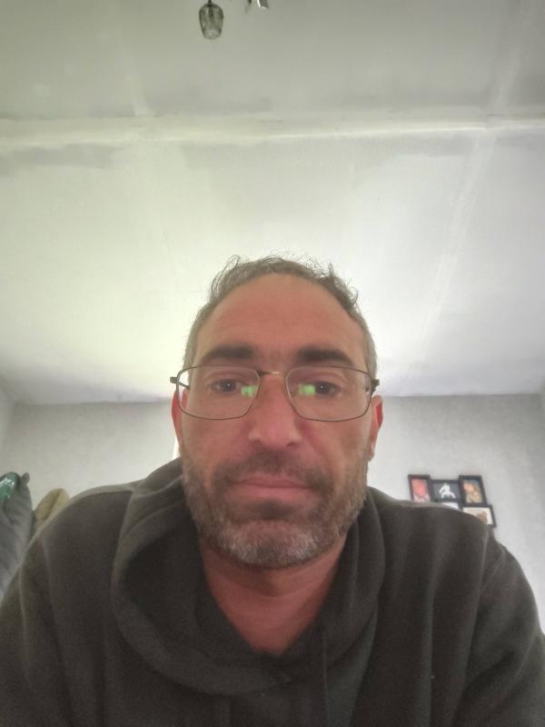 yann 41 ans Pont Audemer