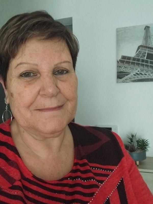 Josiane  74 ans Le Pellerin