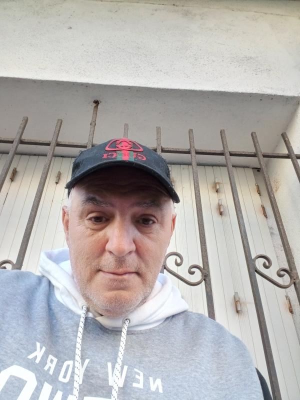 Olivier  59 ans Béziers