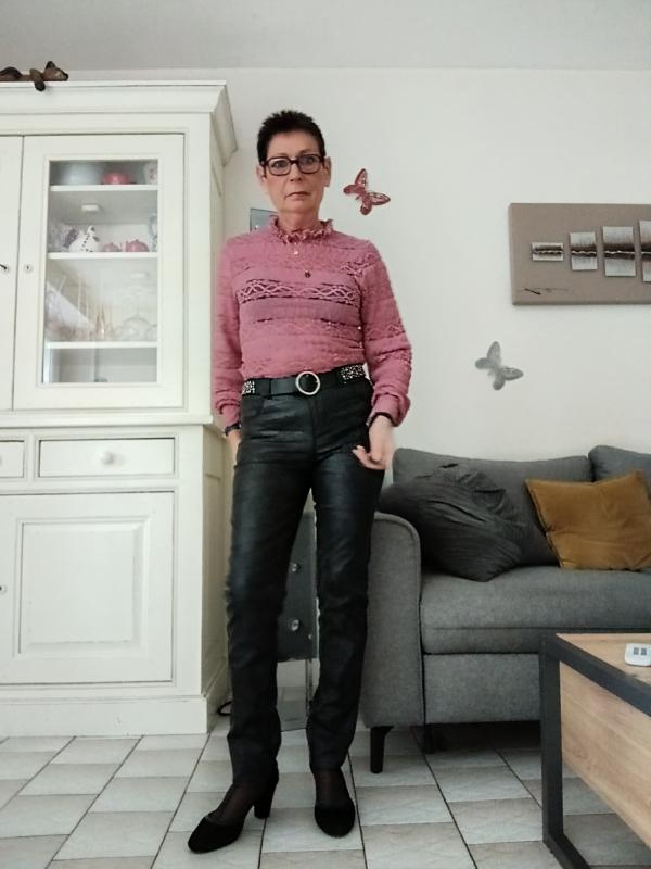 Martine  66 ans Le Mans