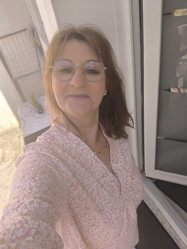 iza 59 ans Rochefort