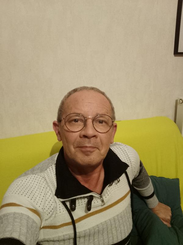 Denis  61 ans Quimper