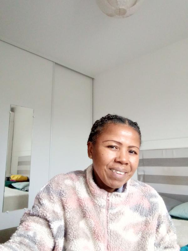 Viviane  51 ans Pessac