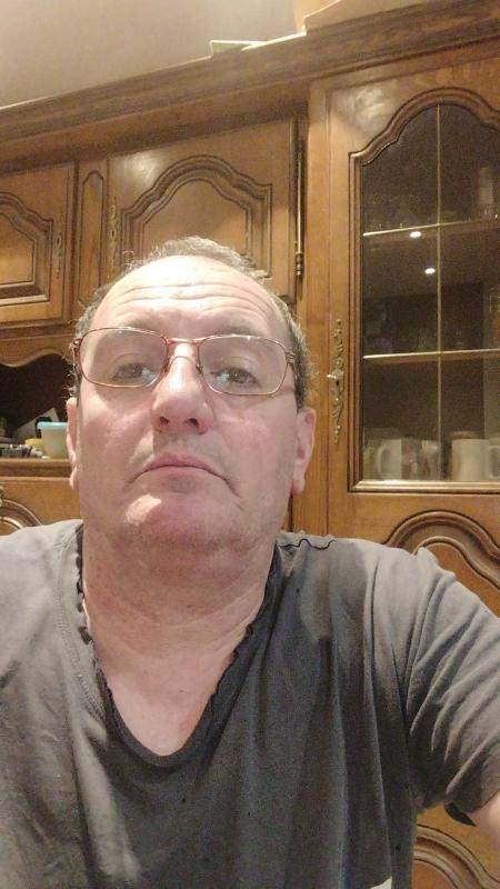 Nicolas  52 ans Saint Fargeau