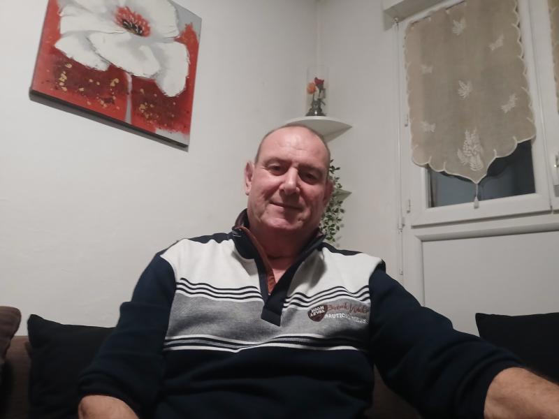 Philippe  66 ans Robion