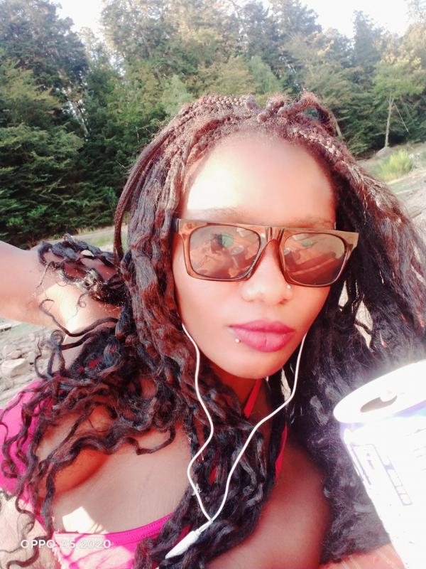 Charlene  31 ans Lampertheim