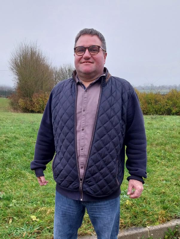 Sébastien 44 ans Échauffour