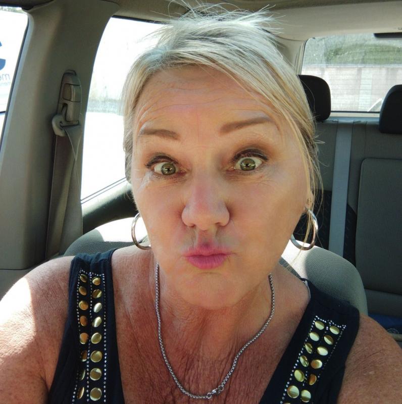 Elena 41 ans Versailles