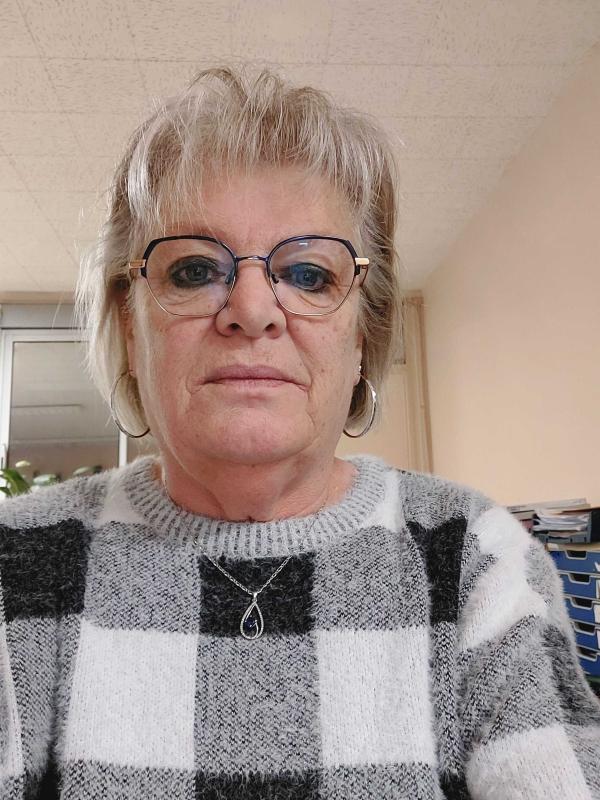 stephanie 59 ans Fontenay le Comte