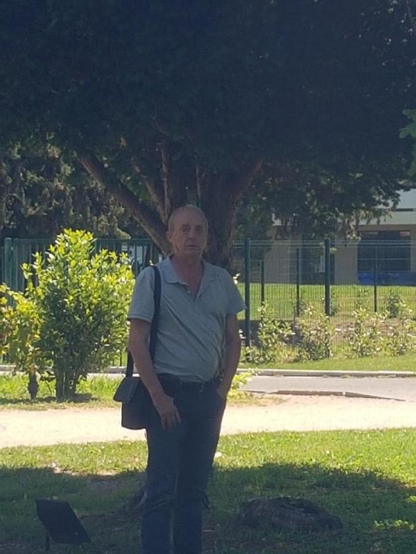 Frederic 66 ans Robion