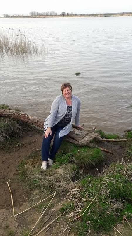 Josiane  74 ans Le Pellerin