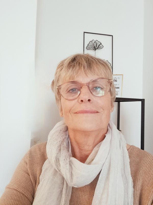 Marie 61 ans Saint Jean d'Angély