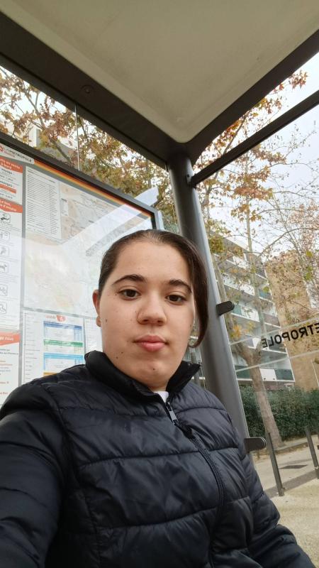 imene 20 ans Aix en Provence