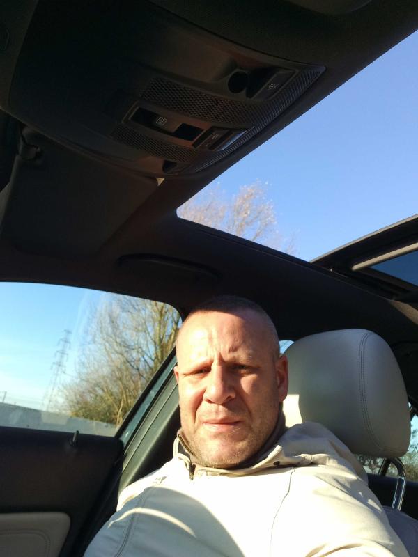 bastoos 43 ans La Chapelle d'Armentières