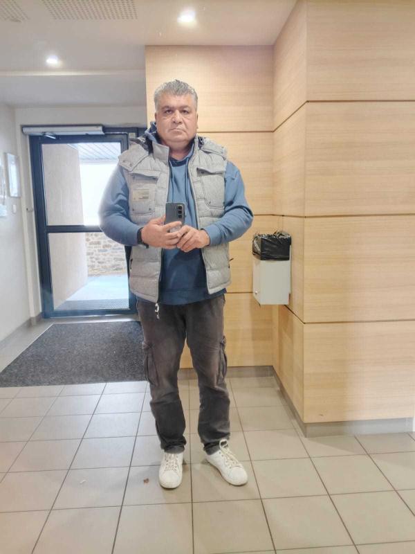 Erik  54 ans Cesson Sévigné