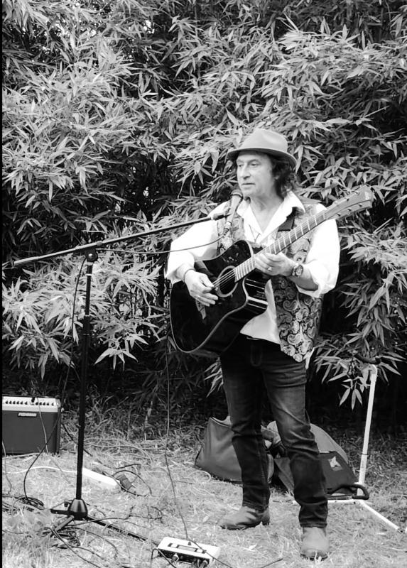 Robinson  61 ans Alès