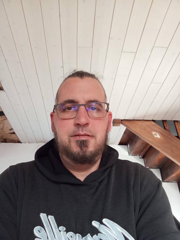 veven 43 ans Valdahon