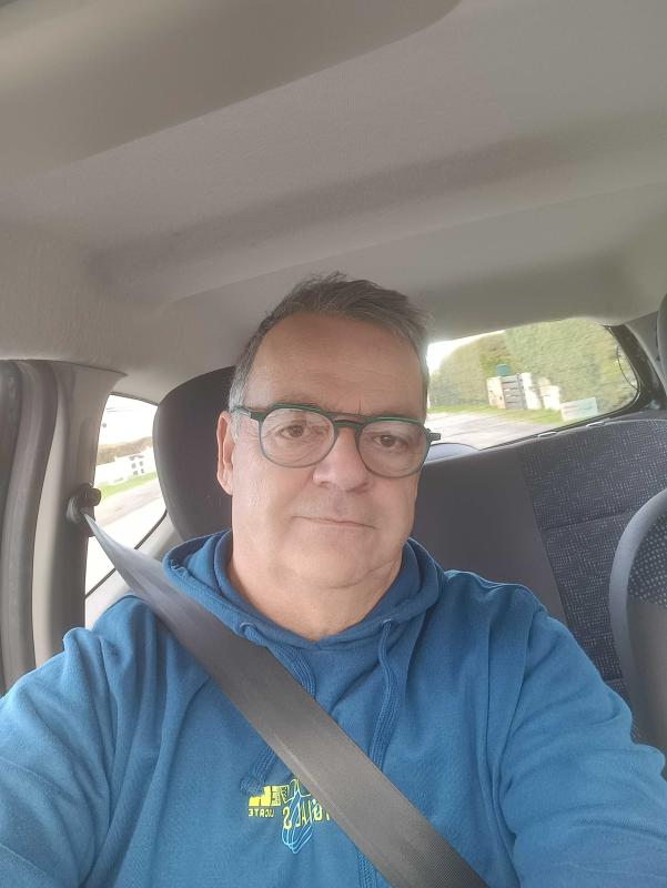 pascalou 58 ans Friville Escarbotin