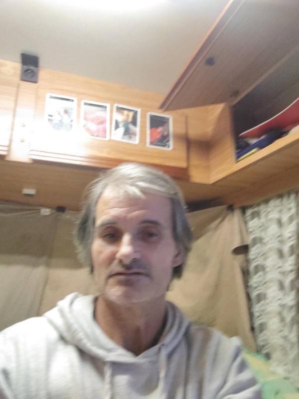 Robert 37 ans Aniche