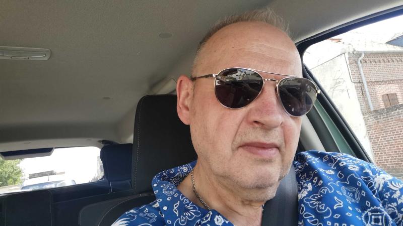 Arno  57 ans Manicamp