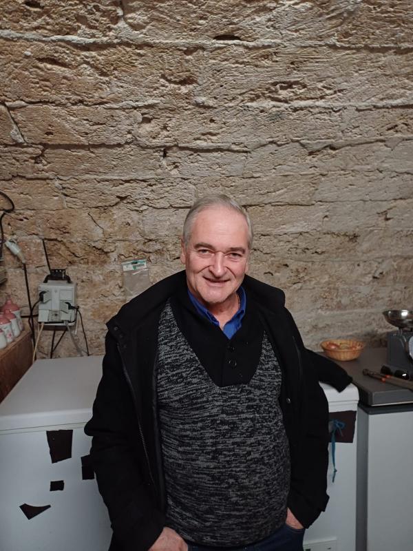 Michel  69 ans Saint Cassien