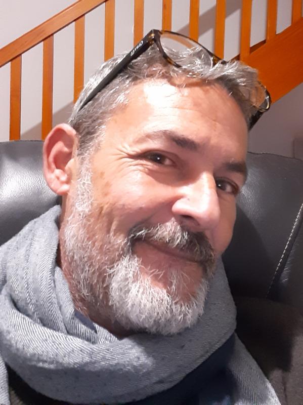 Brett 51 ans Parentis en Born