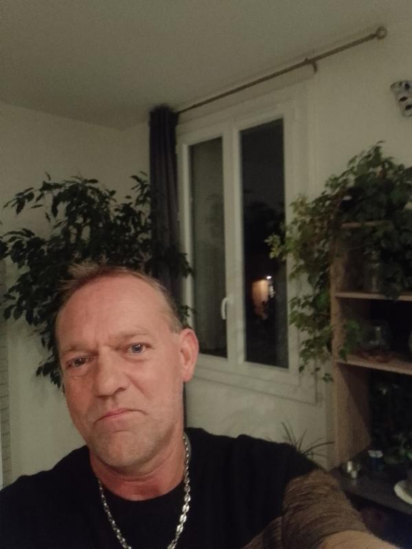 Regis  48 ans Rivesaltes