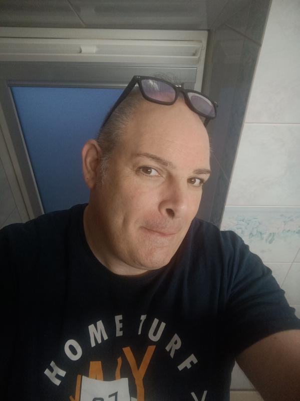 Manu  49 ans Saint Pierre du Perray