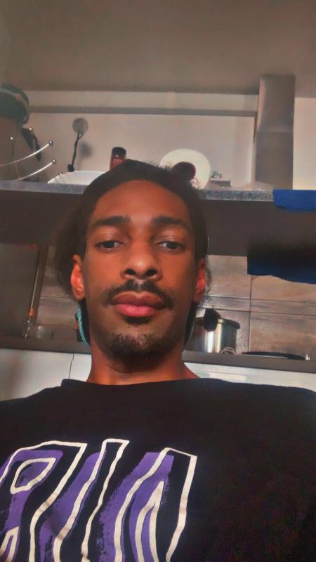 Olivier  35 ans Cannes