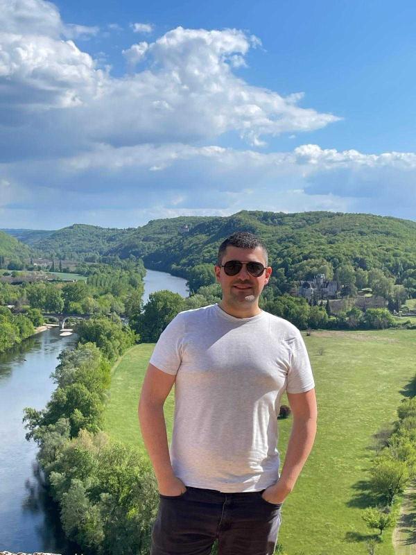 Charly 33 ans paris 20eme arrondissement