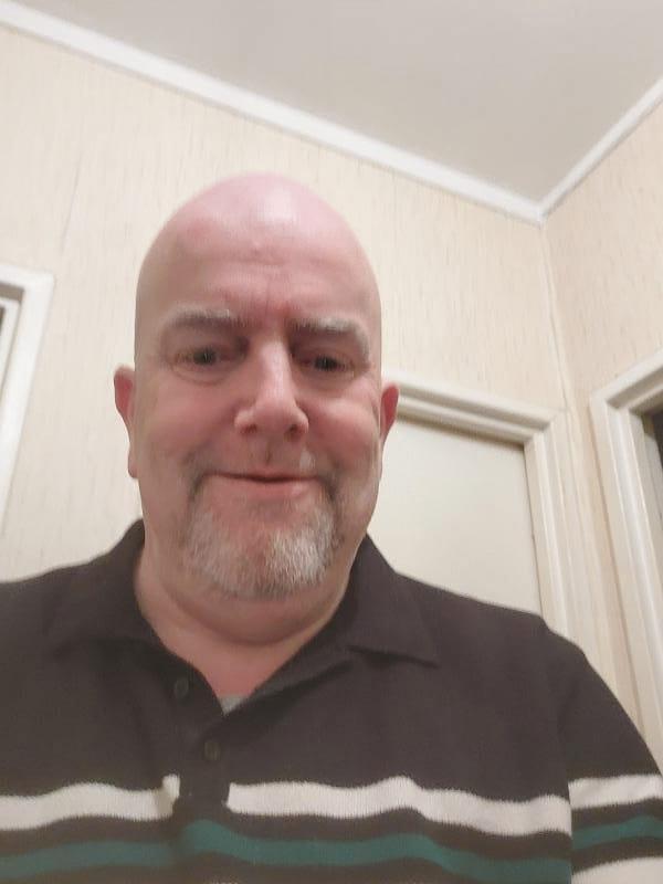 Yannick 57 ans Rennes