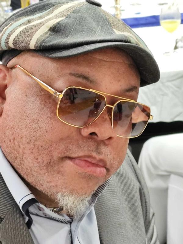 Julien56 56 ans Villeurbanne