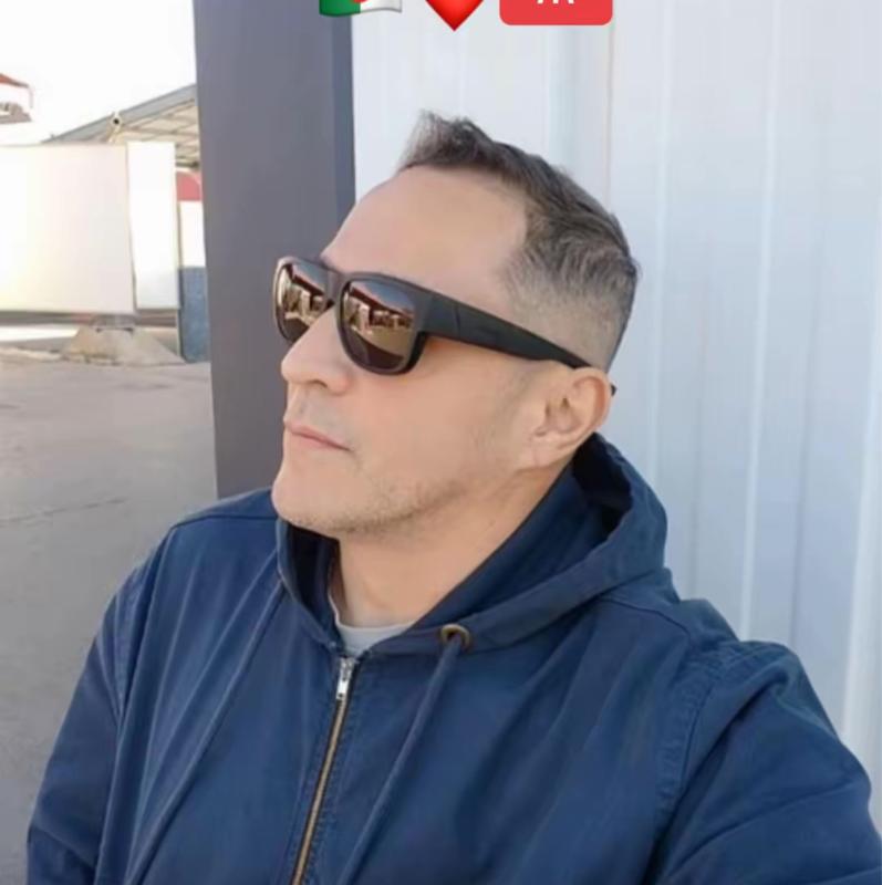 Hassen 51 ans Cabriès